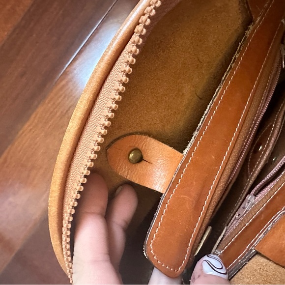 Dooney & Bourke Tan Leather Handbag - Picture 6 of 8